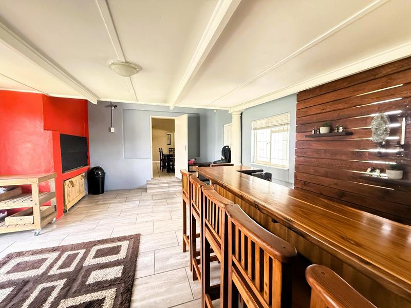 4 Bedroom Property for Sale in Amandelrug Western Cape